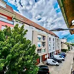 Studio Spacieux - Calme & Tout Equipe Avec Wifi