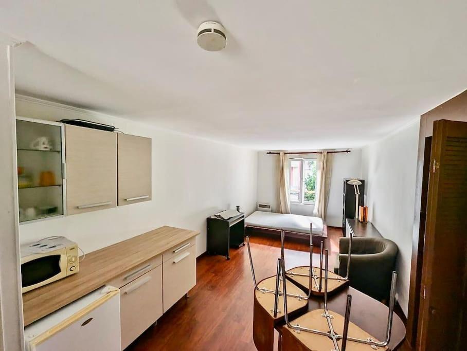 Spacieux - Calme & Equipe Avec Wifi Appartement